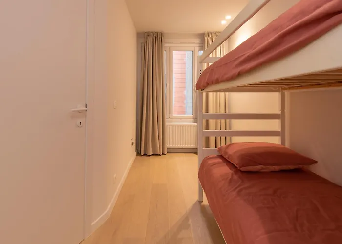 Deluxe 4 Rooms Apartment With Casino View At The Beach And Free Parking